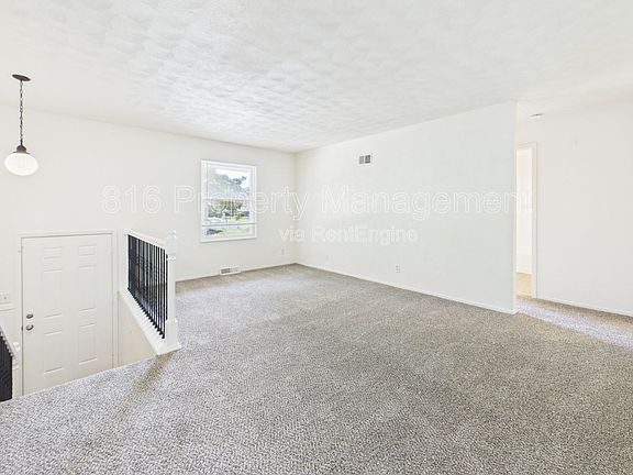 3rd image of 2833 Tepee Ave