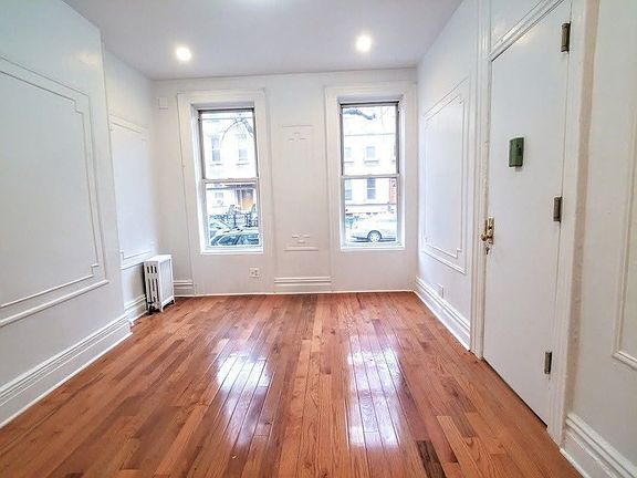 2nd image of 578 Morgan Ave APT 1