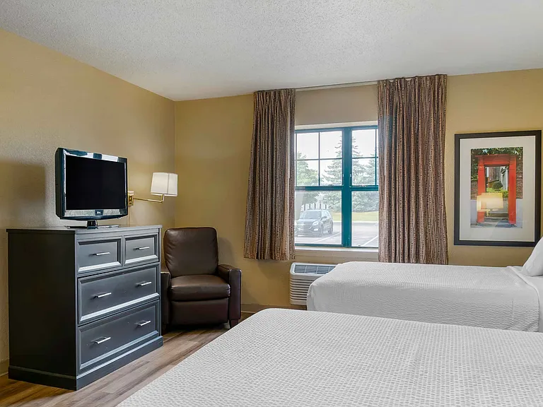 Studio Suite - 2 Full Beds