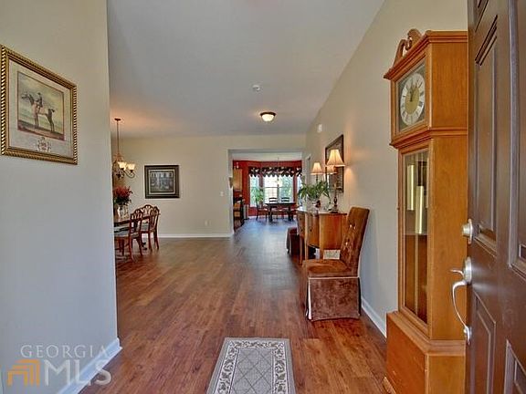 3rd image of 229 Independence Ln