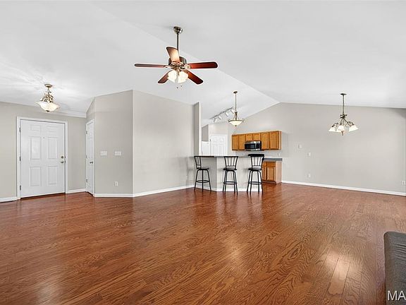 4th image of 1433 Sunview Dr