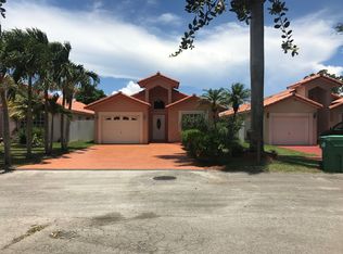 7425 Coldstream Dr, Hialeah, FL 33015