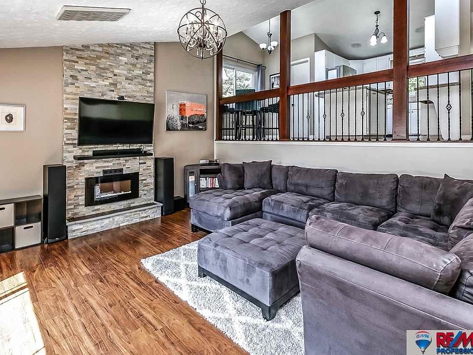 1st image of 15518 Dewey Cir