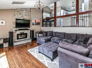 15518 Dewey Cir, Omaha, NE 68154