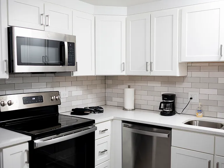 65 N Clarkson St #107 — Photo 11
