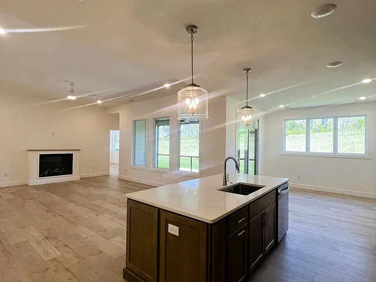 808 Napa Dr — Photo 4