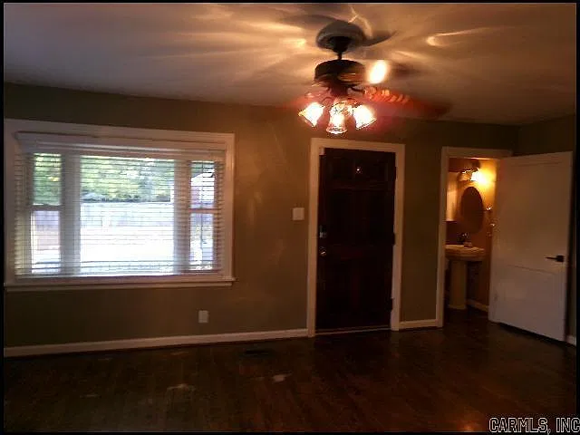 3 bed, 1.5 bath, 1180 sqft, $1,795 — Photo 4