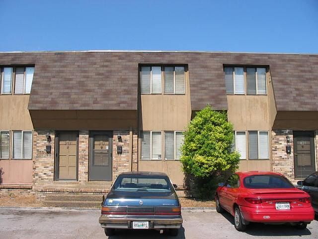 1st image of 1027 Harold Dr