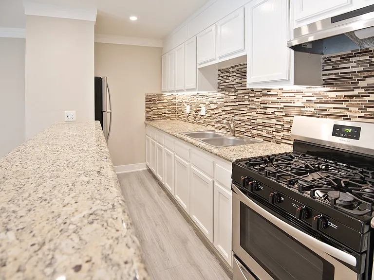 Sunset Ridge at La Crescenta — Photo 25