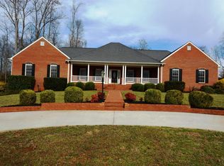 1087 Macarthur Pl, Forest, VA 24551