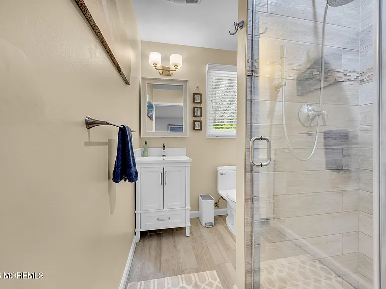60 Farrell Dr — Photo 19