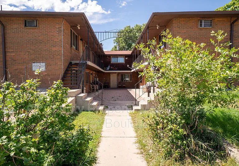 1353 Coffman St #8 — Photo 16
