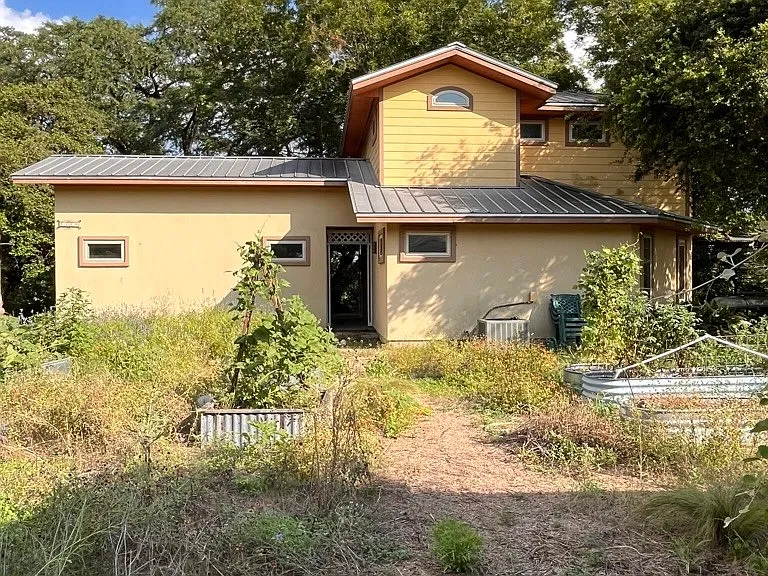 121 Butler Ln — Photo 22