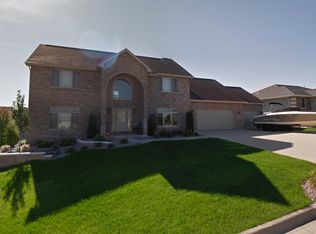 6104 Apache Ct, Dubuque, IA 52002