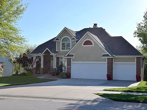 2nd image of 12830 Oakmont Dr
