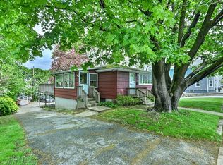 4 Elm St, Webster, MA 01570