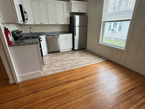 4th image of 1825 Northampton St