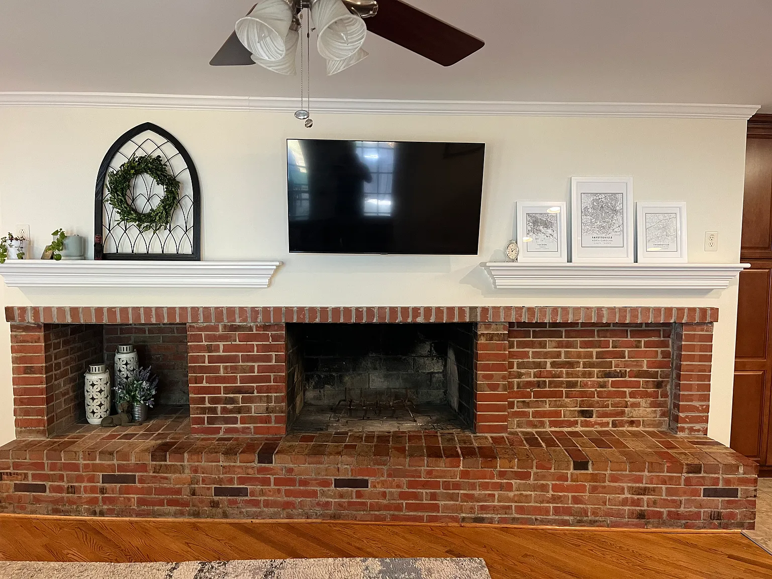 3 bed, 2.5 bath, 2700 sqft, $2,600 — Photo 2