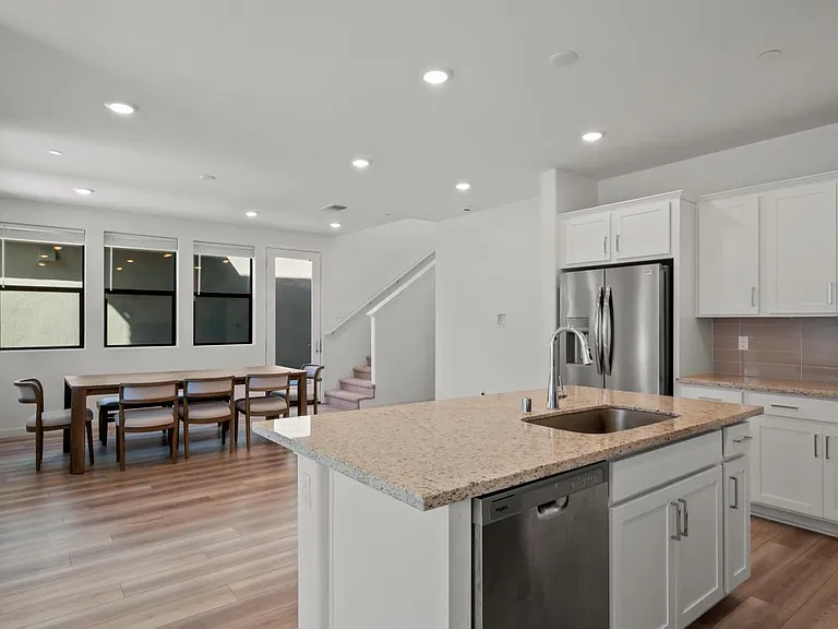 1586 Waterside Ln — Photo 12