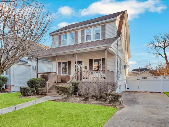 1886 Commonwealth Avenue, Merrick, NY 11566