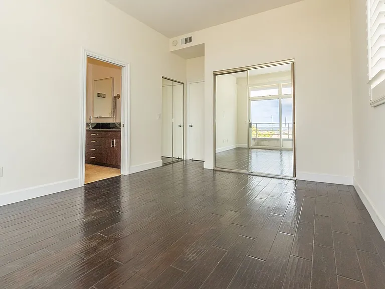 2511 Manchester Ave — Photo 30