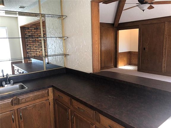 4th image of 518 Cedar Elm Ln