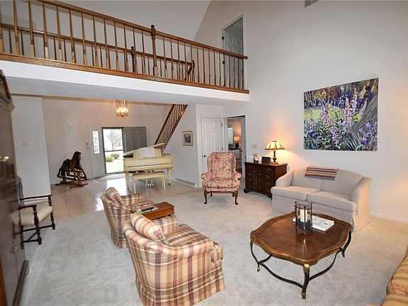 3rd image of 2070 Fairway Cir #12A