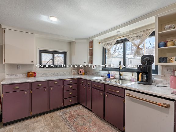 5th image of 2529 Bott Ave