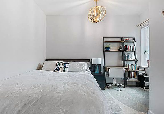 4th image of 26 E 19th St #3D