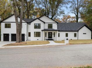 2764 Midway Rd, Decatur, GA 30030