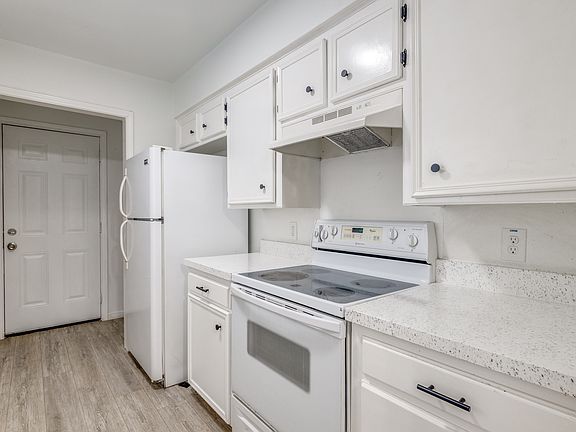5th image of 2428 Summer Place Dr #2428
