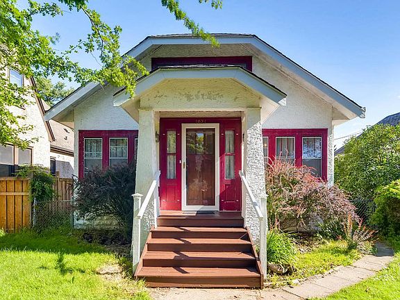 2nd image of 1021 Hawthorne Ave E