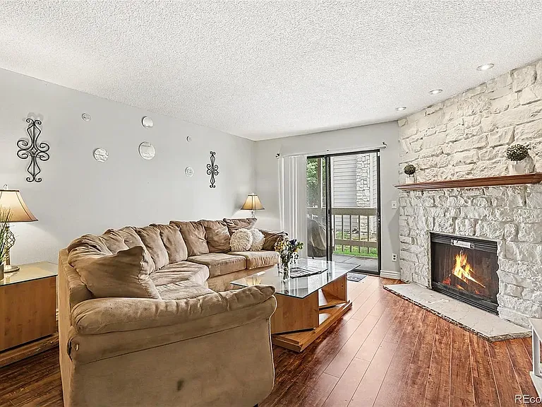 8335 Fairmount Dr — Photo 4