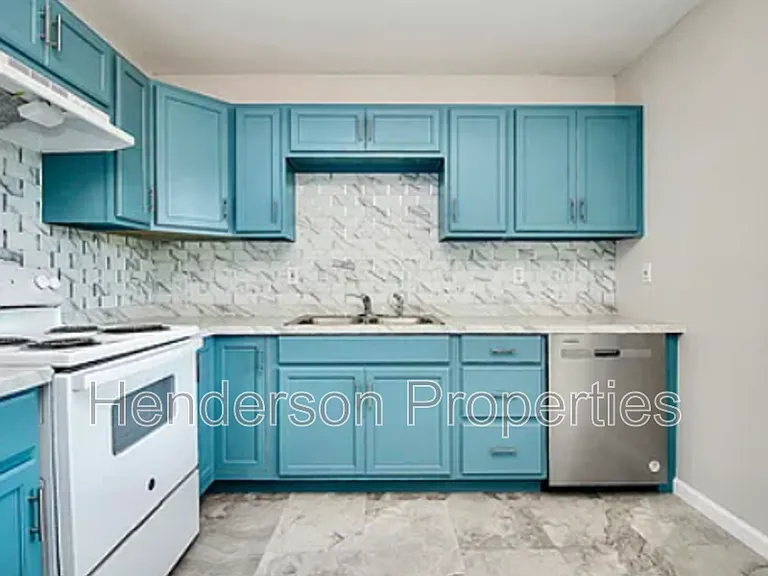 2244 English Dr — Photo 2
