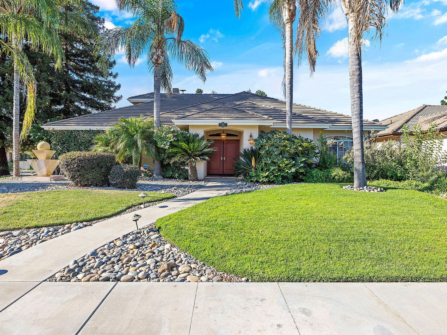 1441 E Laura Court, Visalia, CA 93292 | Zillow