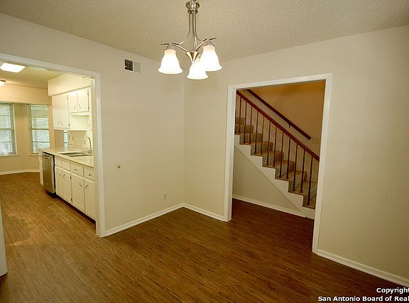 3rd image of 3627 Lakefield St