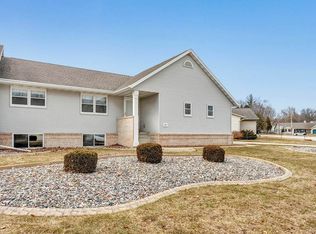 1397 Ridgecrest Trl, Green Bay, WI 54313
