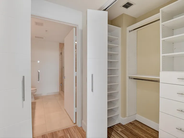 550 Okeechobee Blvd #423 — Photo 44