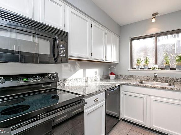 5th image of 109 Dorothy Ln