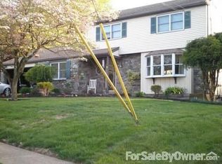 332 Valley Rd, Langhorne, PA 19047