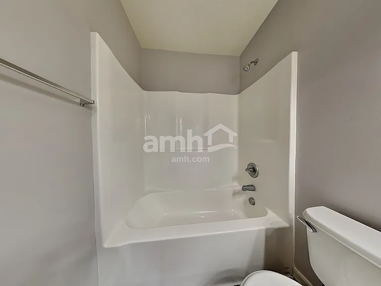 212 Lights Pointe Ct — Photo 14