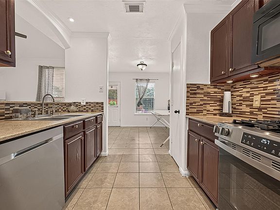 3rd image of 6743 Windy River Ln