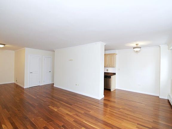 3rd image of 191 Willoughby St APT 14A