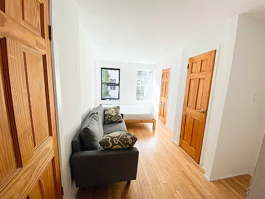 Rented by Bond New York | media 18