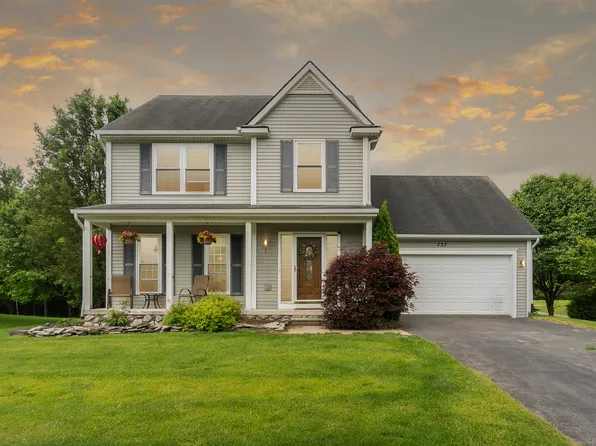 737 Dewars St, Howell, MI 48843