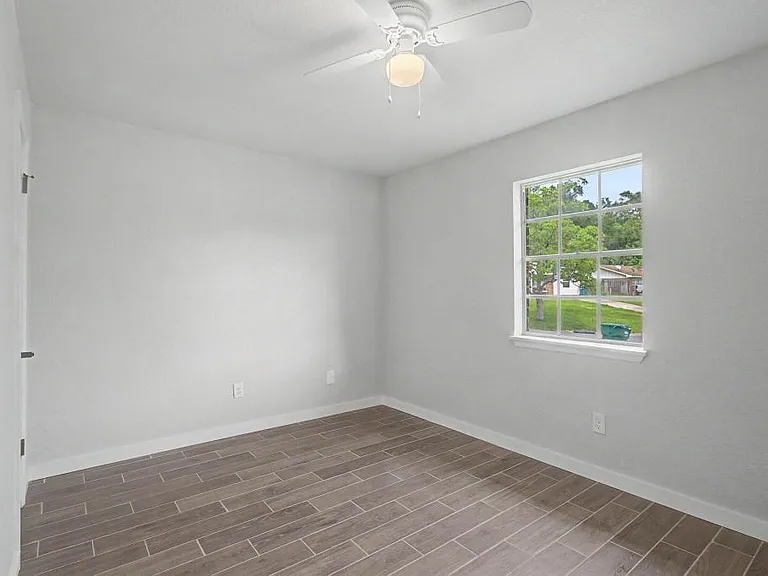 108 Phylis Dr — Photo 14