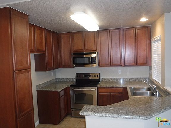 4th image of 78650 Avenue 42 APT 2215