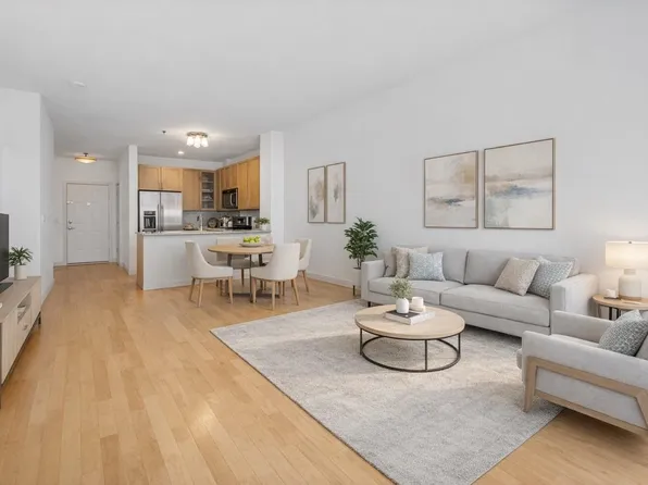 26 Avenue At Port Imperial image 1 of 28