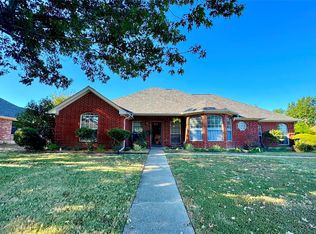 506 Pin Oak Dr, Terrell, TX 75161