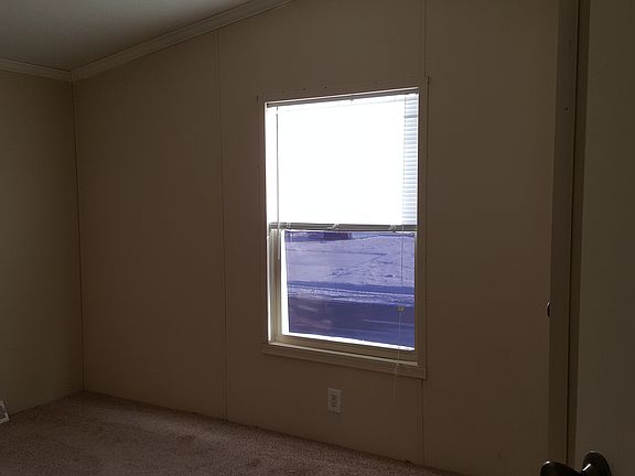 5th image of 632 S Wildflower St